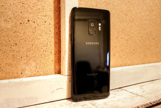 Gen Mobile Samsung Galaxy S9 opened back side